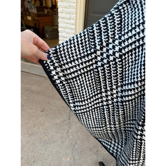 Jones New York Signature Houndstooth Black White Knit Poncho Zipper Closure S/M - Picture 9 of 10